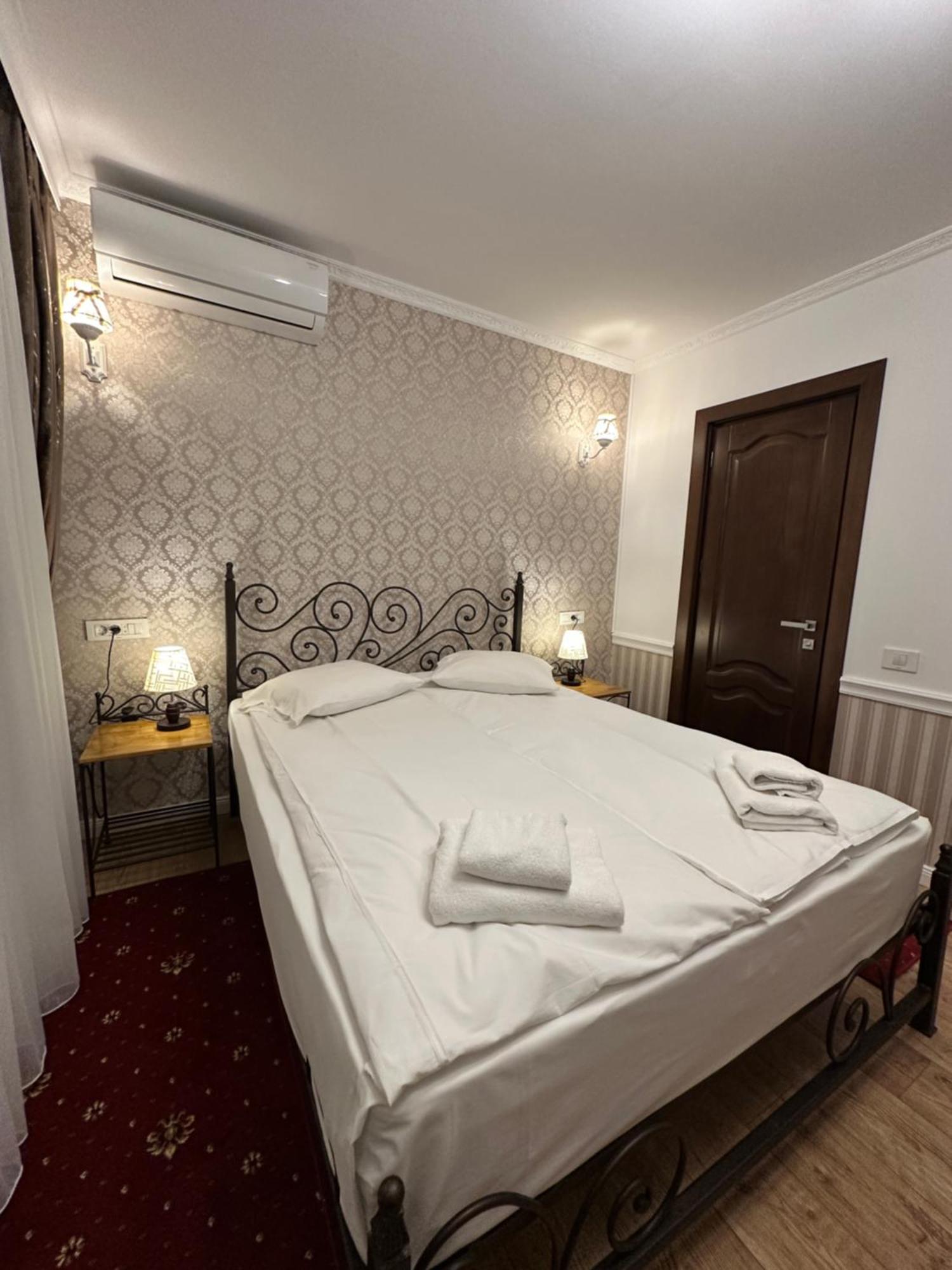 Hotel Boutique Cathedral Plaza Residences Room For Rent Downtown Bucareste Exterior foto